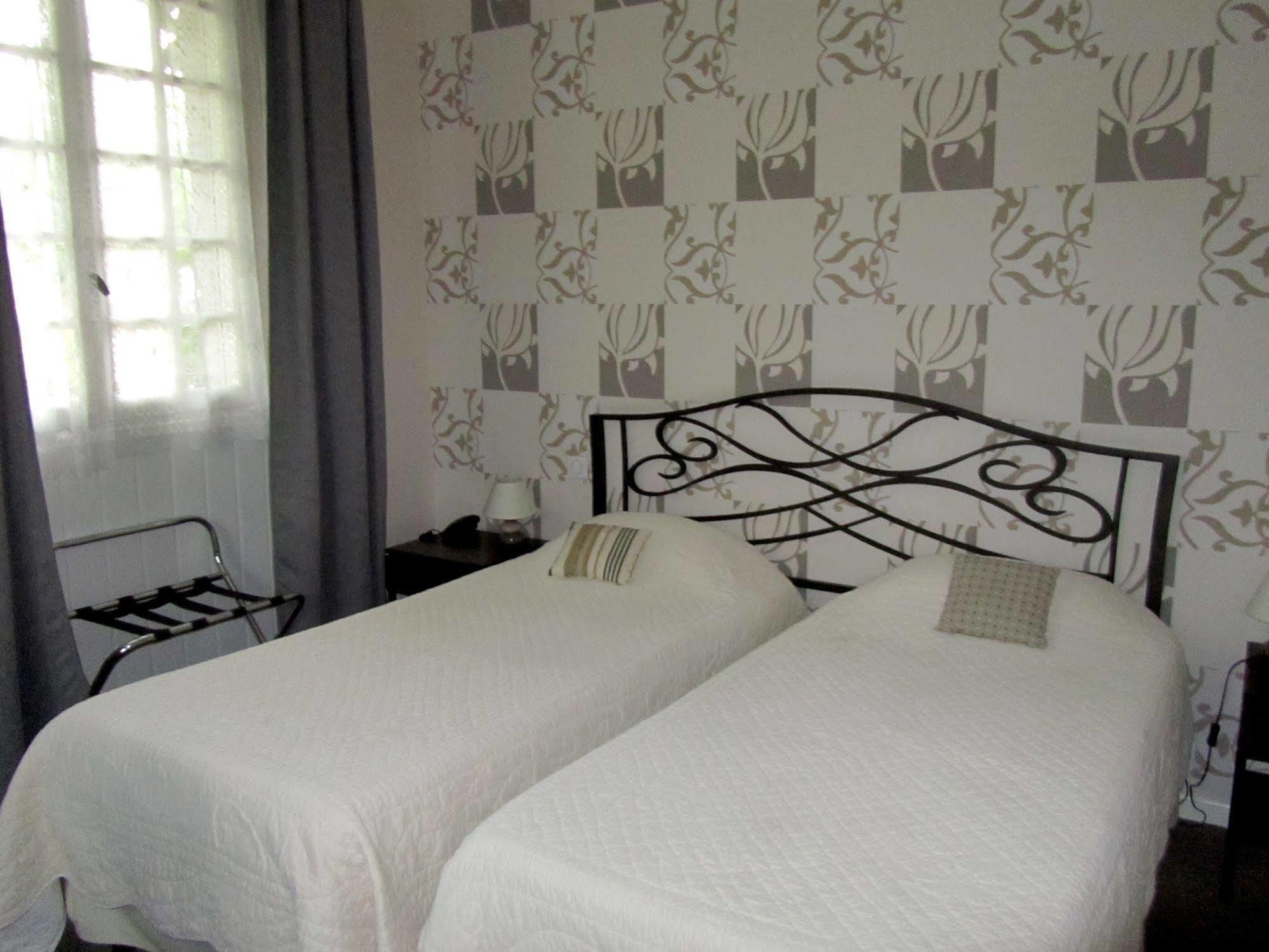 Logis La Thomasse Hotel Aurillac Ngoại thất bức ảnh